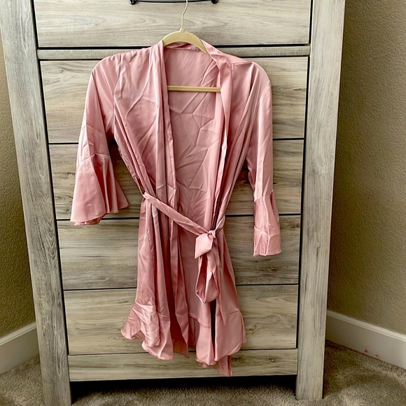 Pink Satin Robe - Picture 4 of 4